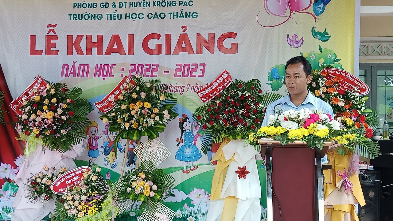 LÃNH ĐẠO ĐẢNG ỦY - HĐND - UBND VÀ CÁC ĐOÀN THỂ XÃ EA KNUẾC DỰ VÀ CHÚC MỪNG KHAI GIẢNG NĂM HỌC MỚI 2022 - 2023.